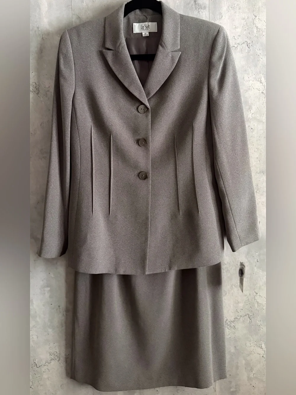 NWT Le Suit 2-Piece Skirt Suit Set Gray Tailored Blazer Office Work Career 8P